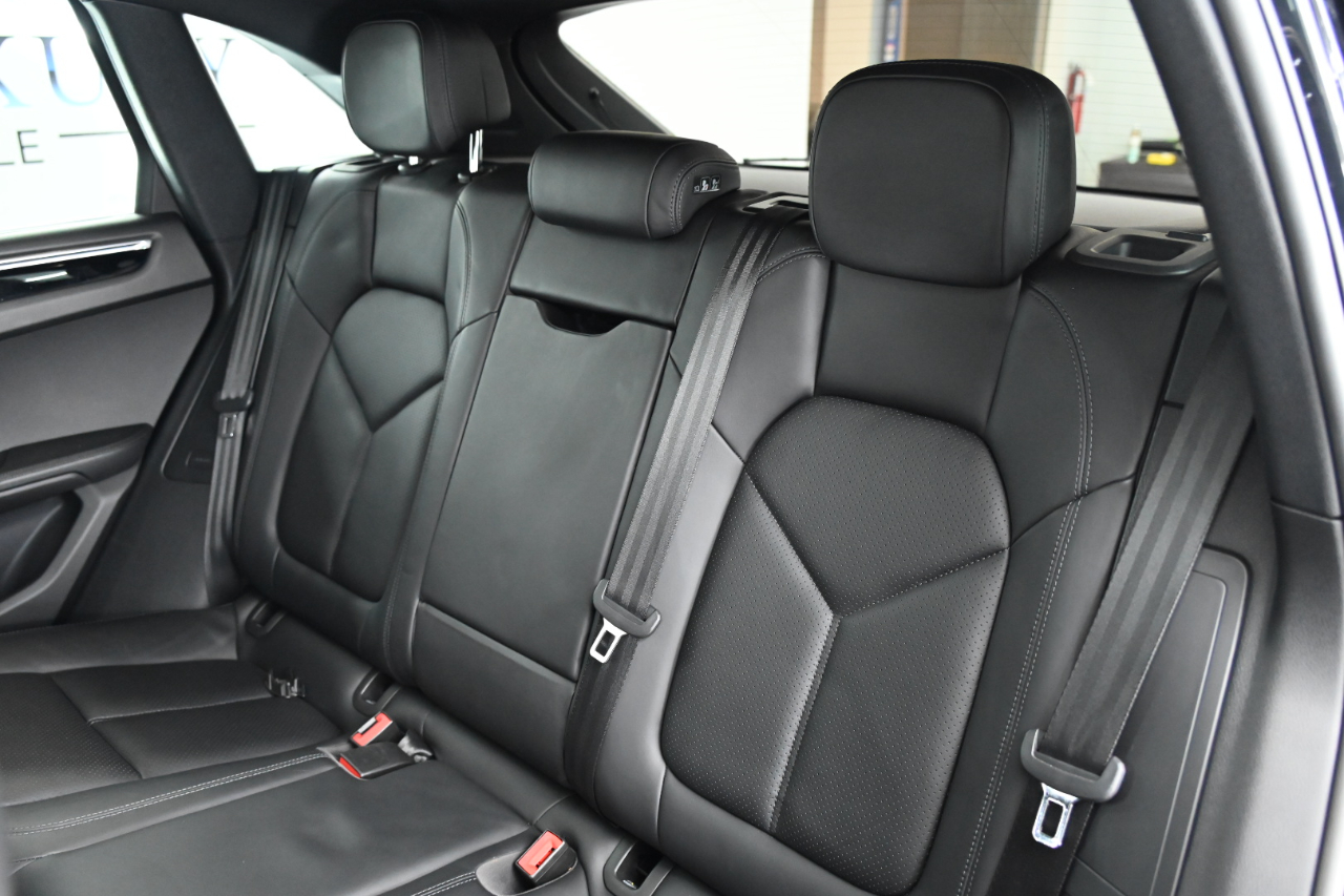 2016 Porsche Macan S photo 30