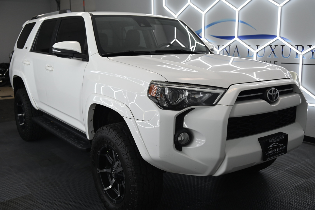 Toyota 4Runner SR5 4WD 2020