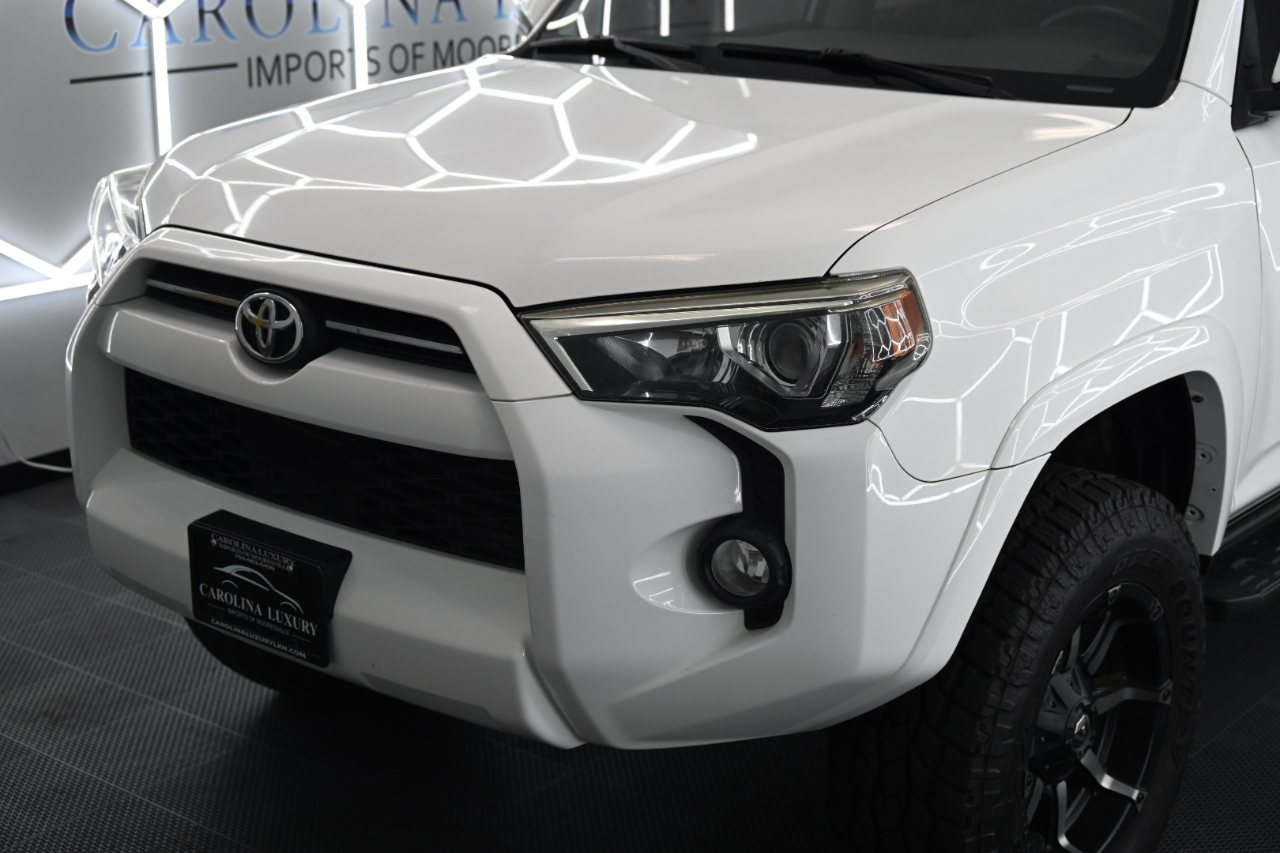 Toyota 4Runner SR5 4WD 2020