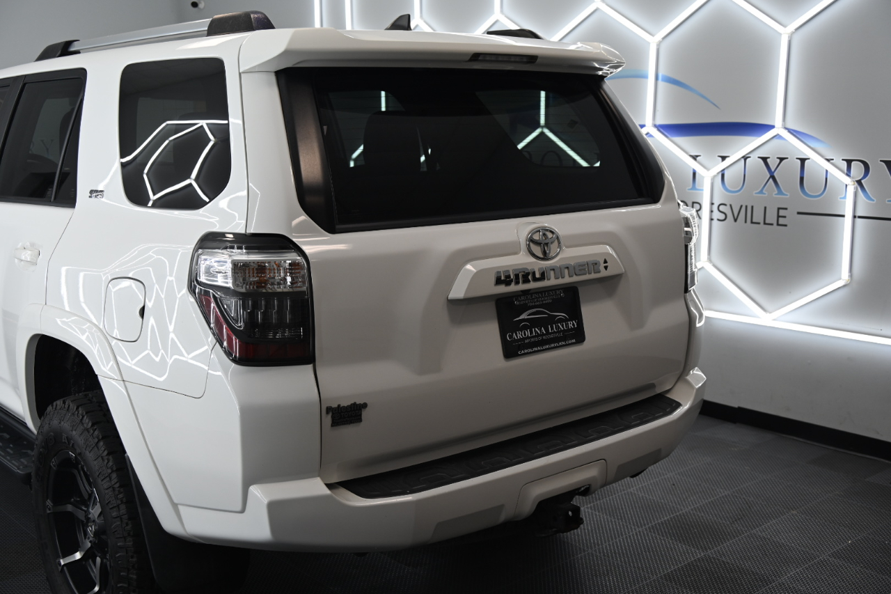 Toyota 4Runner SR5 4WD 2020