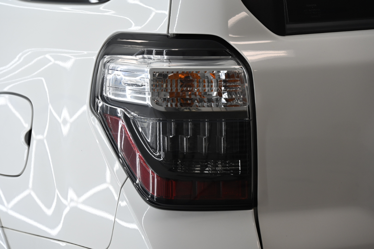 Toyota 4Runner SR5 4WD 2020