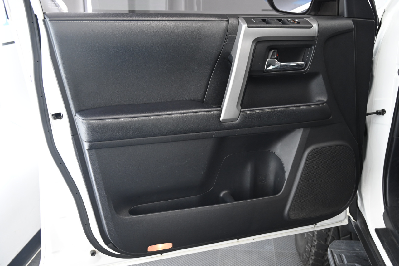 Toyota 4Runner SR5 4WD 2020