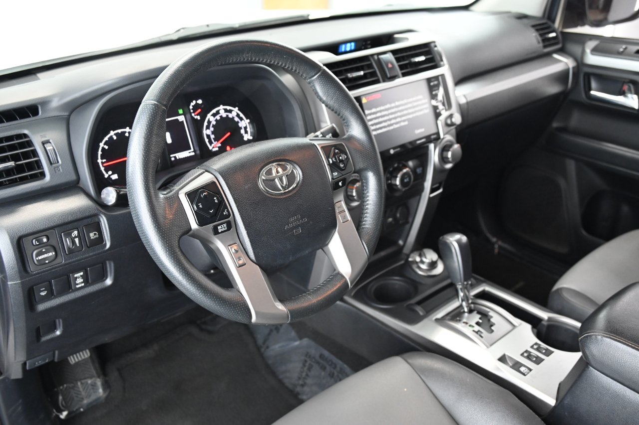 Toyota 4Runner SR5 4WD 2020