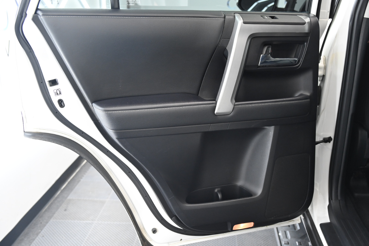 Toyota 4Runner SR5 4WD 2020