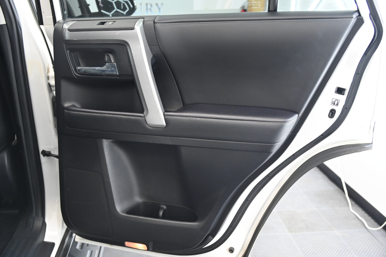 Toyota 4Runner SR5 4WD 2020