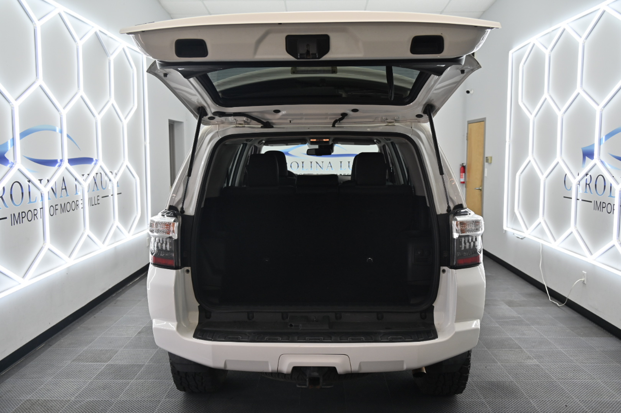 Toyota 4Runner SR5 4WD 2020