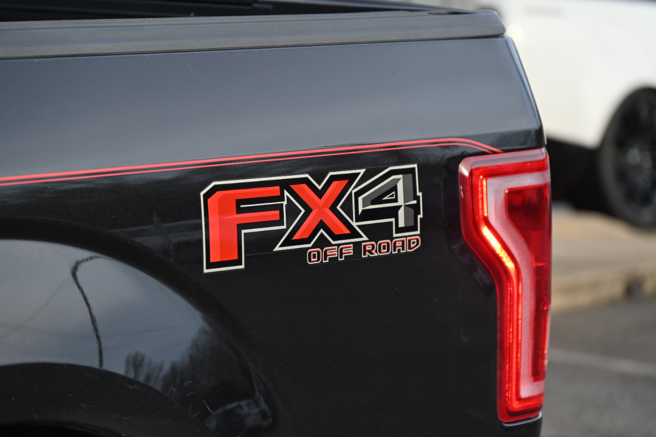 Ford F-150 XLT SuperCrew 5.5-ft. Bed 4WD 2015