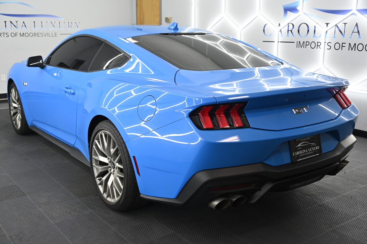 Ford Mustang GT Premium Coupe 2025
