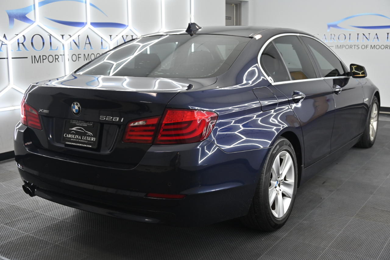 BMW 5-Series 528i xDrive 2013