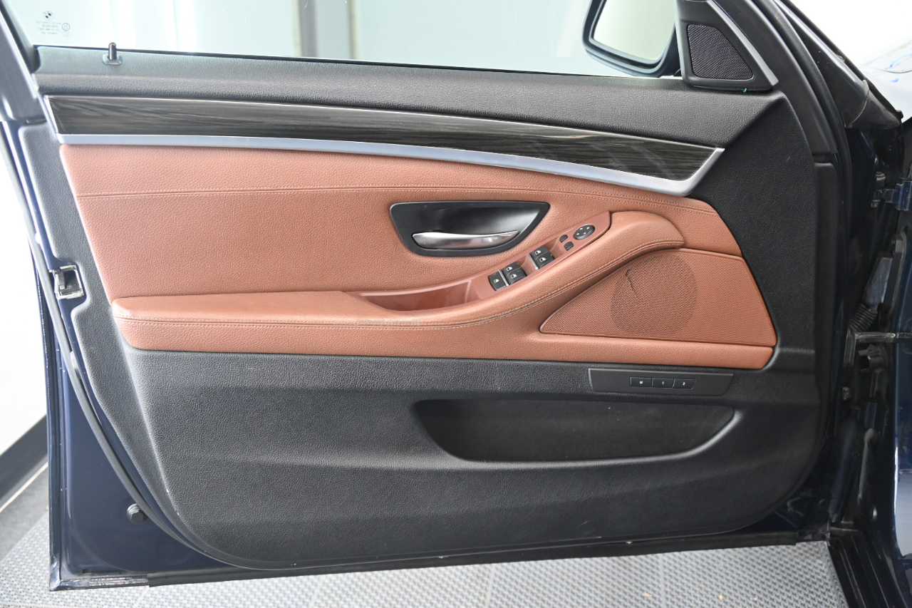 BMW 5-Series 528i xDrive 2013