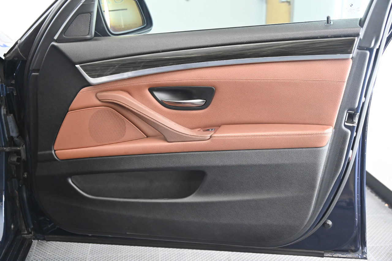 BMW 5-Series 528i xDrive 2013