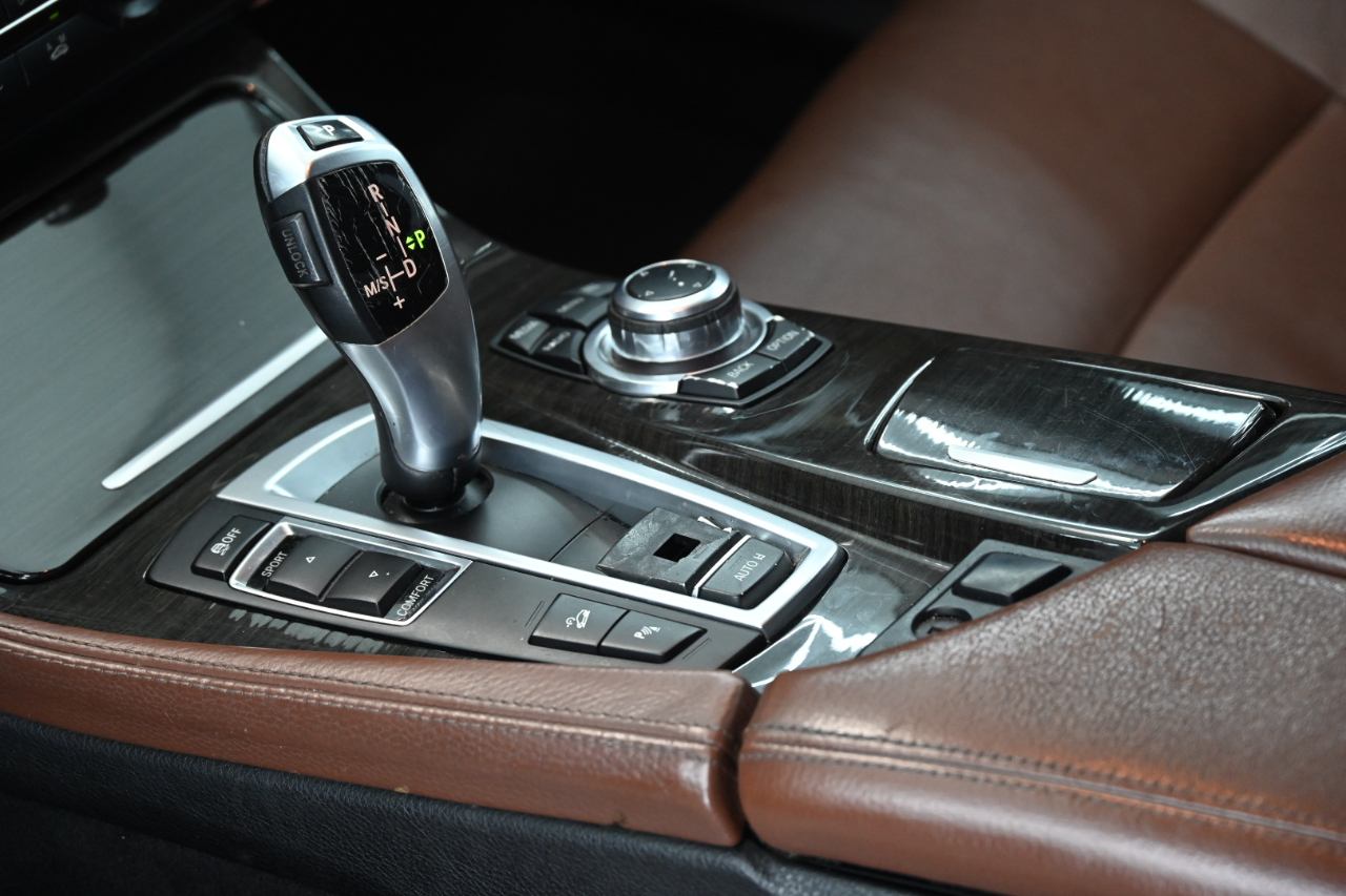 BMW 5-Series 528i xDrive 2013