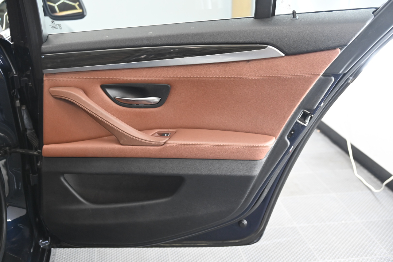 BMW 5-Series 528i xDrive 2013