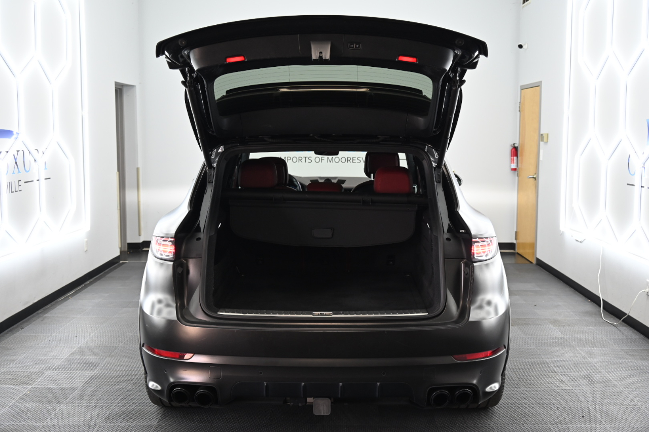 Porsche Cayenne Turbo 2019