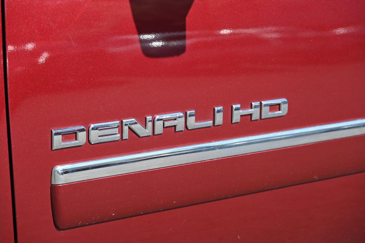 GMC Sierra 2500HD Denali Crew Cab 4WD 2014