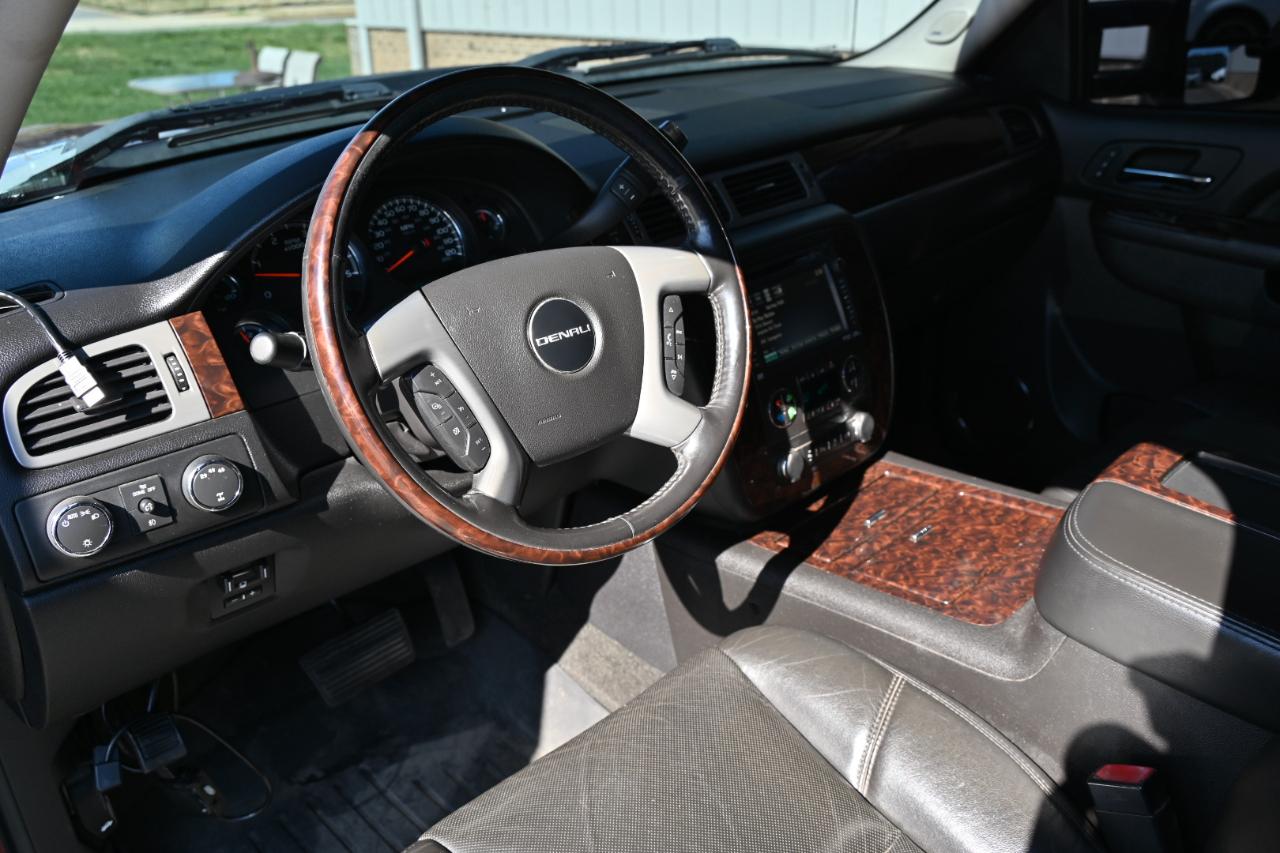 GMC Sierra 2500HD Denali Crew Cab 4WD 2014