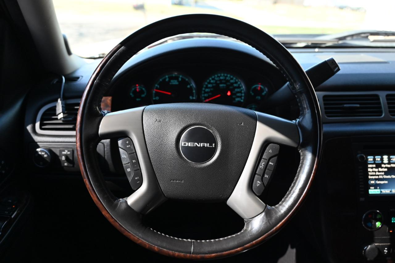 GMC Sierra 2500HD Denali Crew Cab 4WD 2014