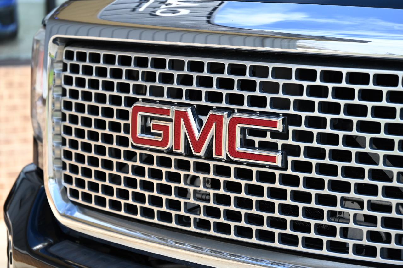 GMC Sierra 2500HD Denali Crew Cab 4WD 2016