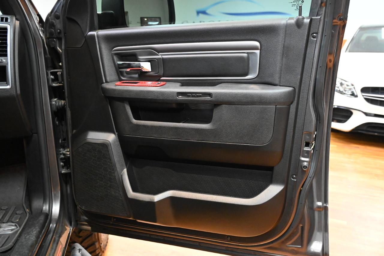 RAM 1500 Classic Warlock 4x4 Quad Cab 6'4" Box 2021