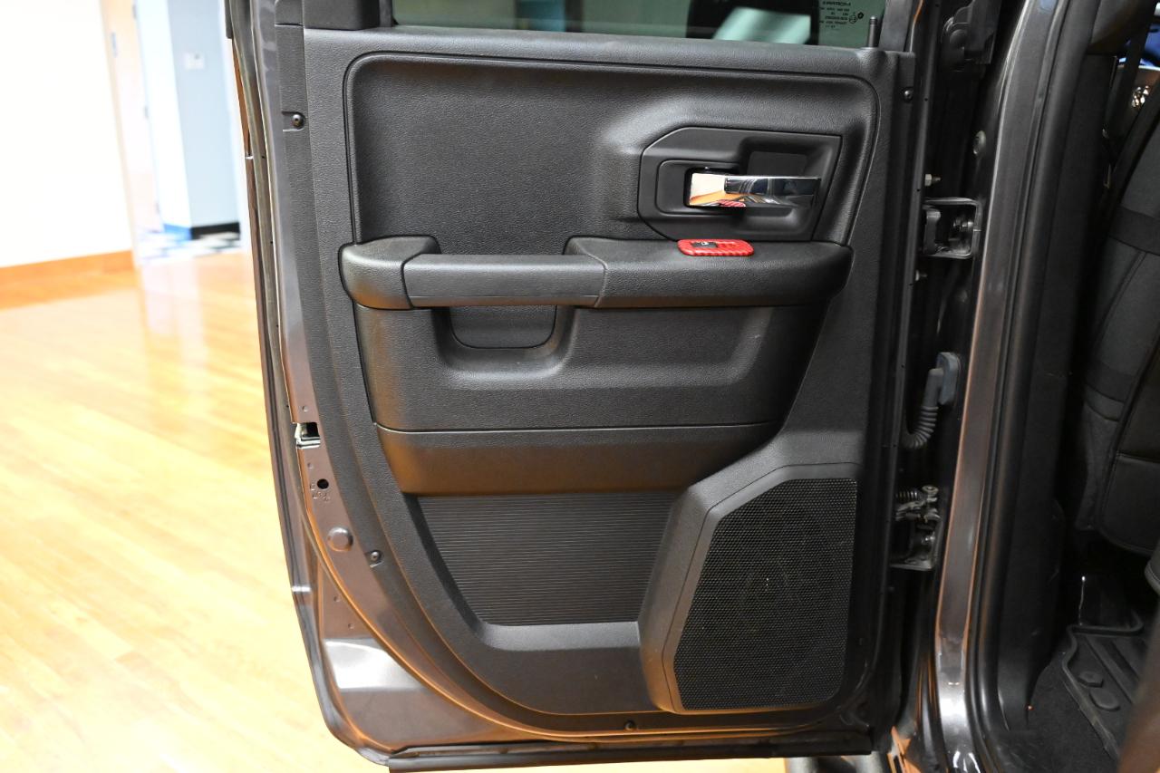 RAM 1500 Classic Warlock 4x4 Quad Cab 6'4" Box 2021