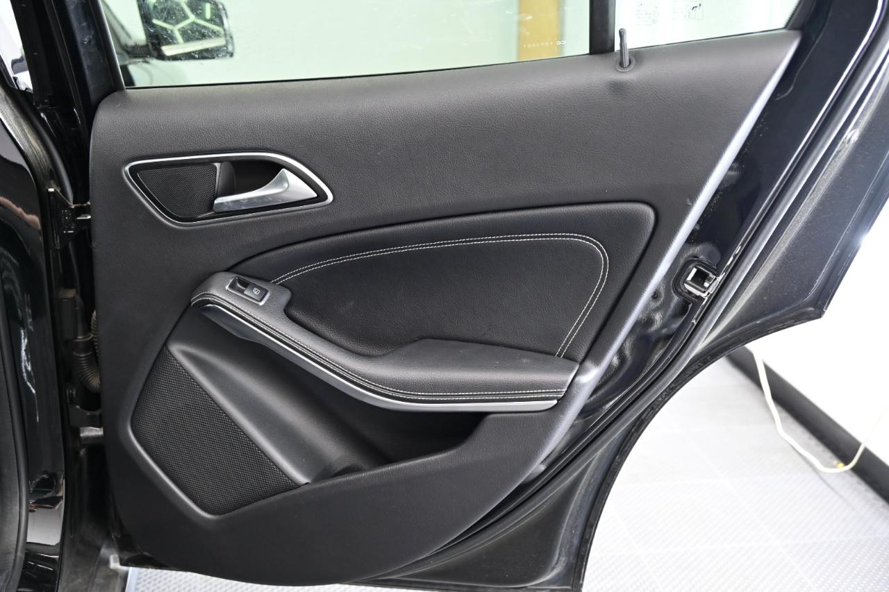 Mercedes-Benz GLA-Class GLA250 4MATIC 2016