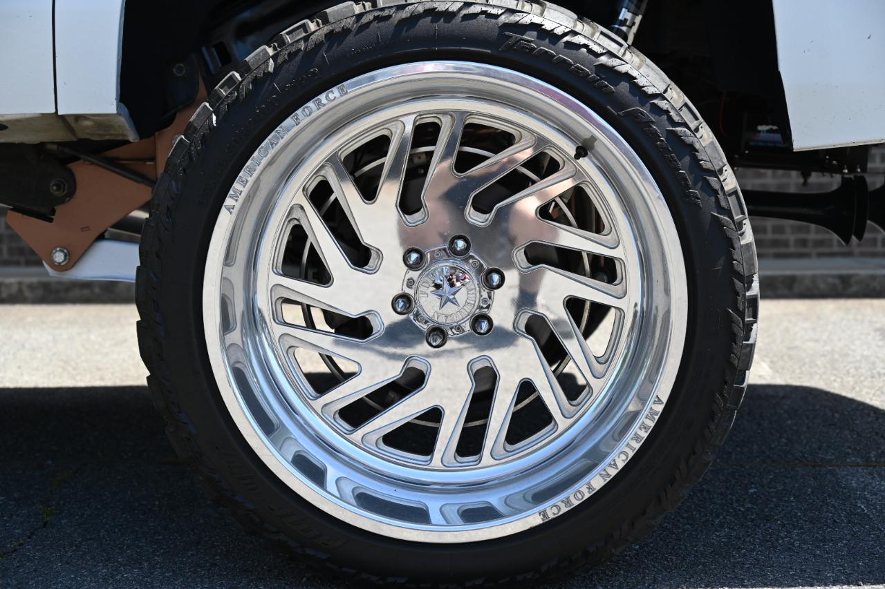 Chevrolet Suburban LT 4WD 2019