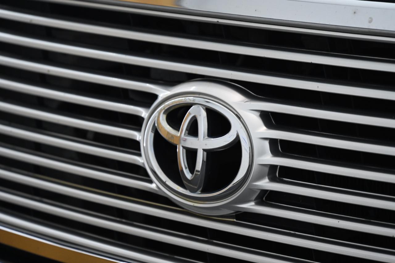 Toyota Tundra Limited 5.7L CrewMax 4WD 2013