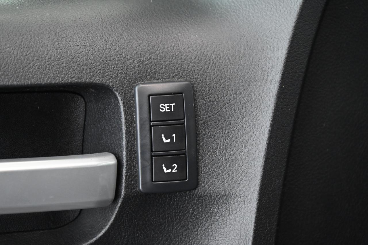 Toyota Tundra Limited 5.7L CrewMax 4WD 2013