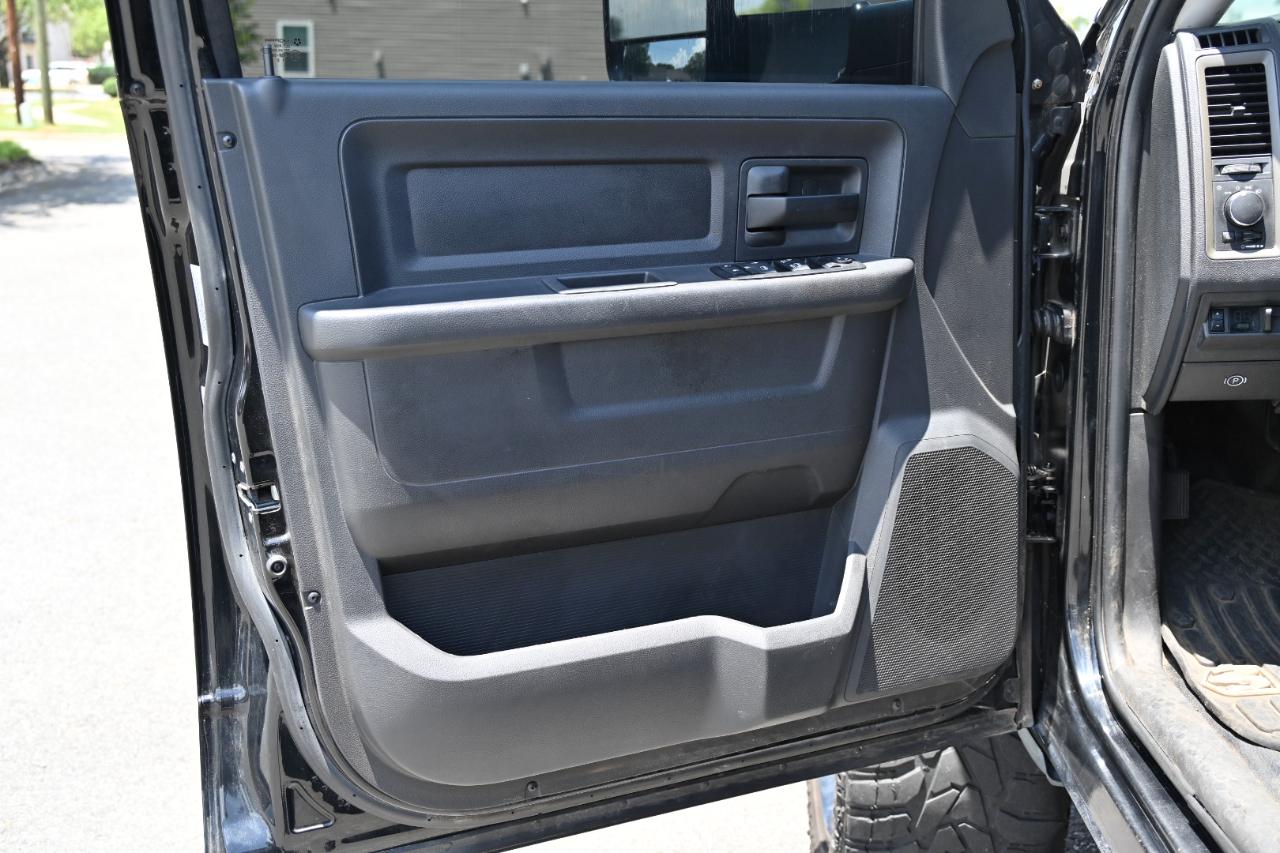 RAM 2500 ST Crew Cab SWB 4WD 2012