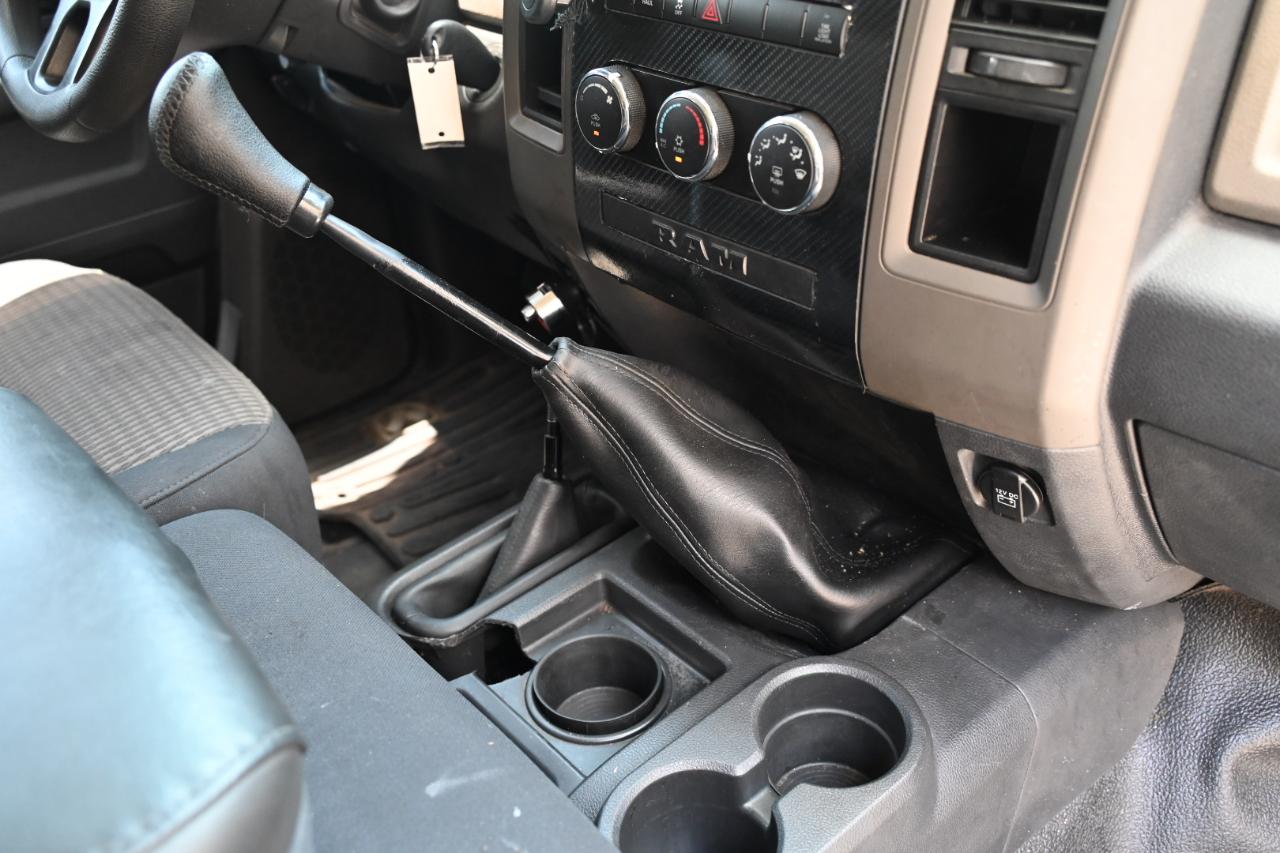 RAM 2500 ST Crew Cab SWB 4WD 2012