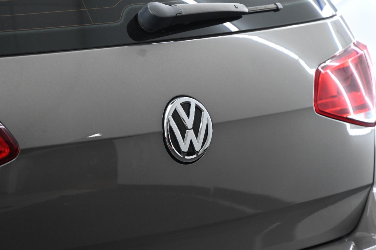 Volkswagen Golf R 2.0T Manual w/DCC/Nav 2017
