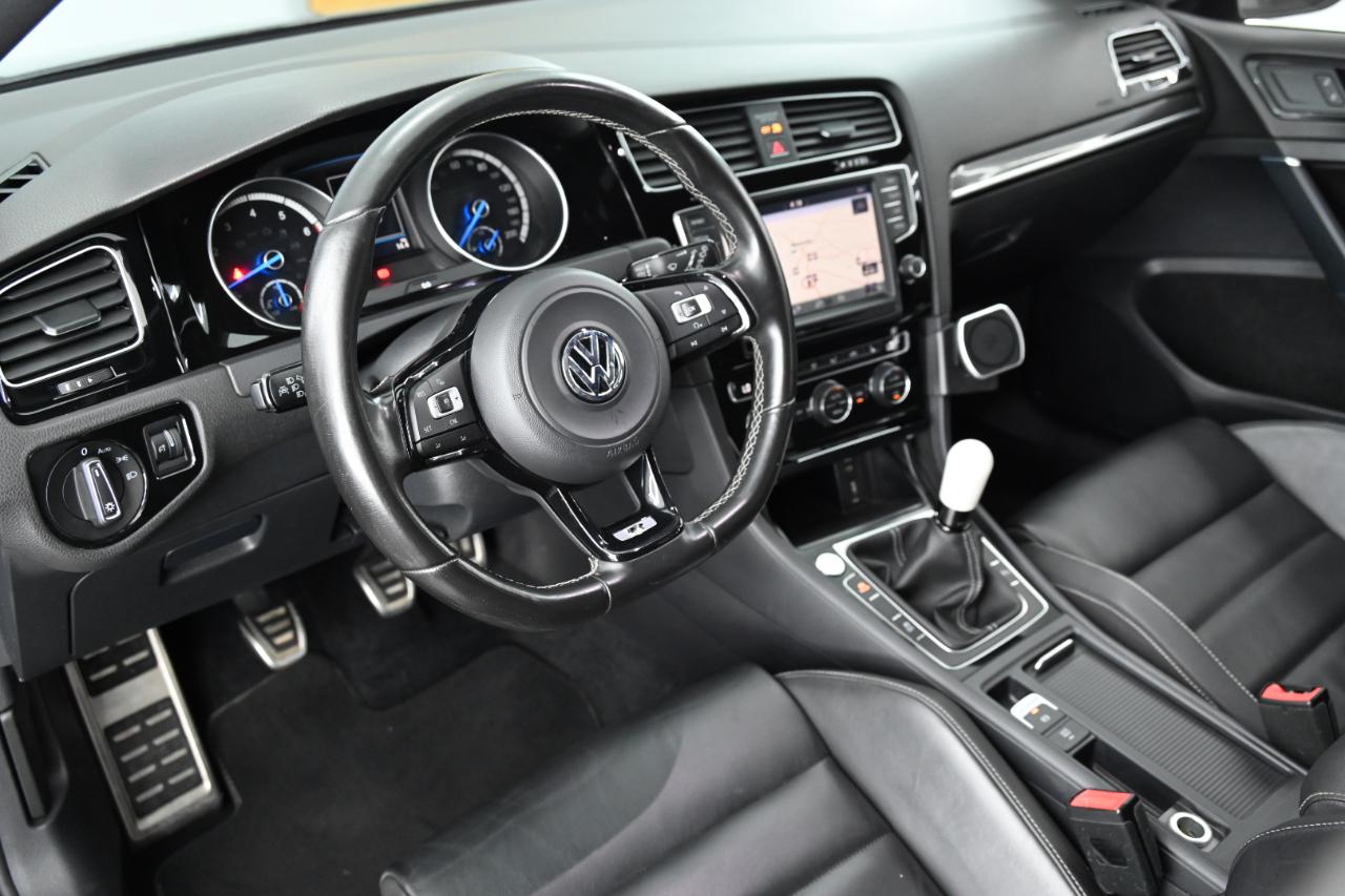 Volkswagen Golf R 2.0T Manual w/DCC/Nav 2017