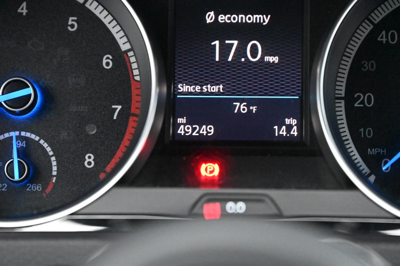 Volkswagen Golf R 2.0T Manual w/DCC/Nav 2017