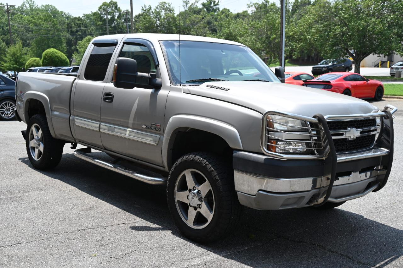 Chevrolet Silverado 2500HD LS Ext. Cab 4WD 2006