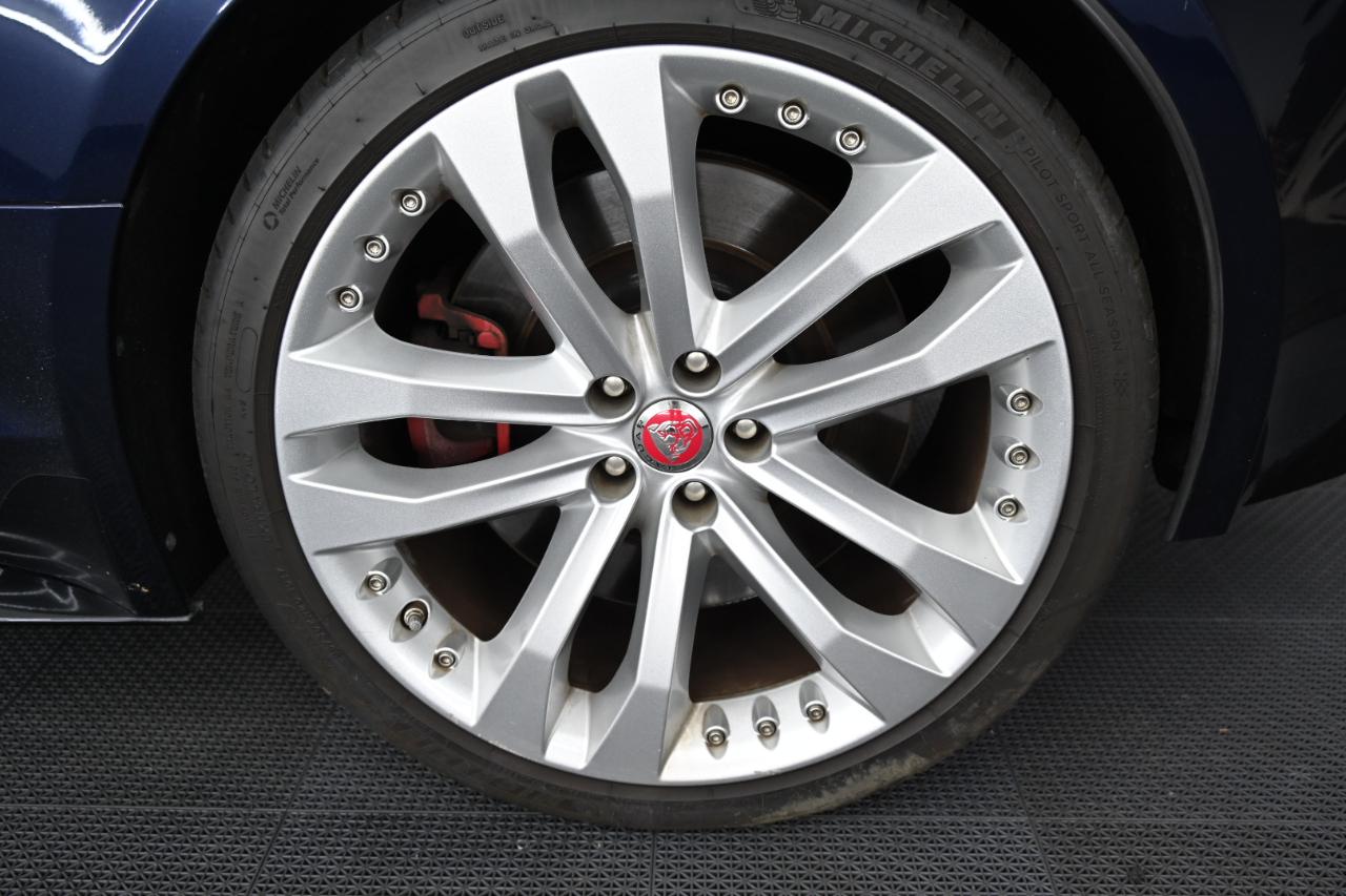 Jaguar F-Type R Coupe 2015