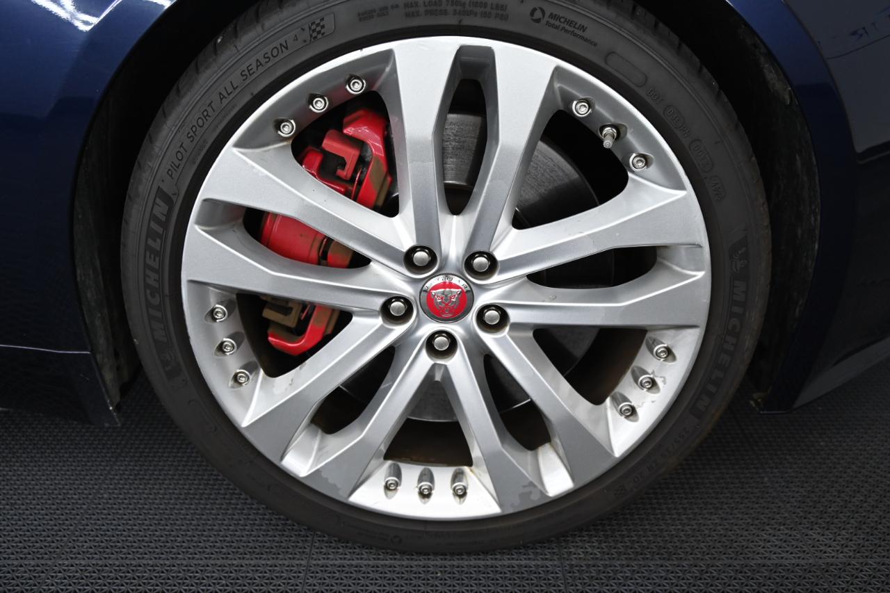 Jaguar F-Type R Coupe 2015