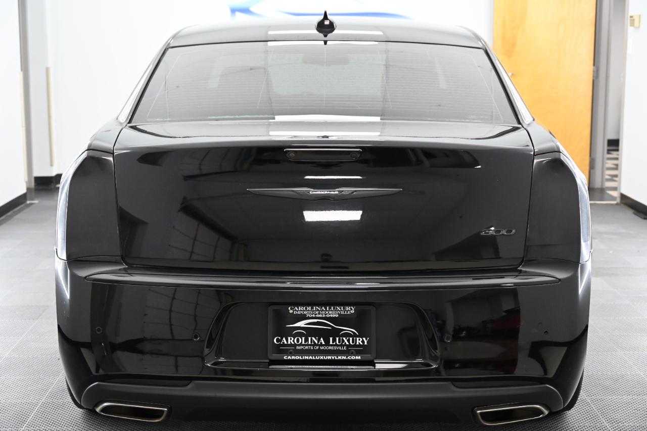 Chrysler 300 Touring 2021