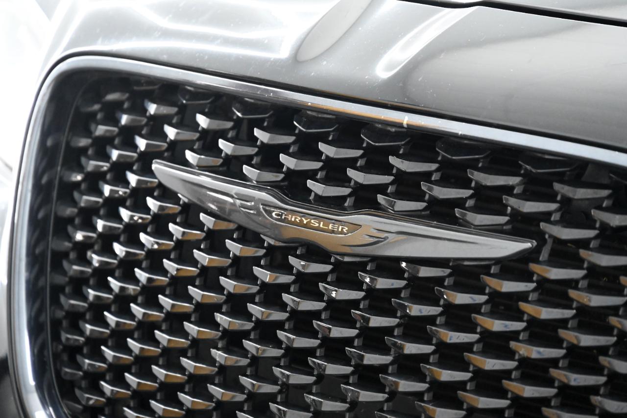 Chrysler 300 Touring 2021