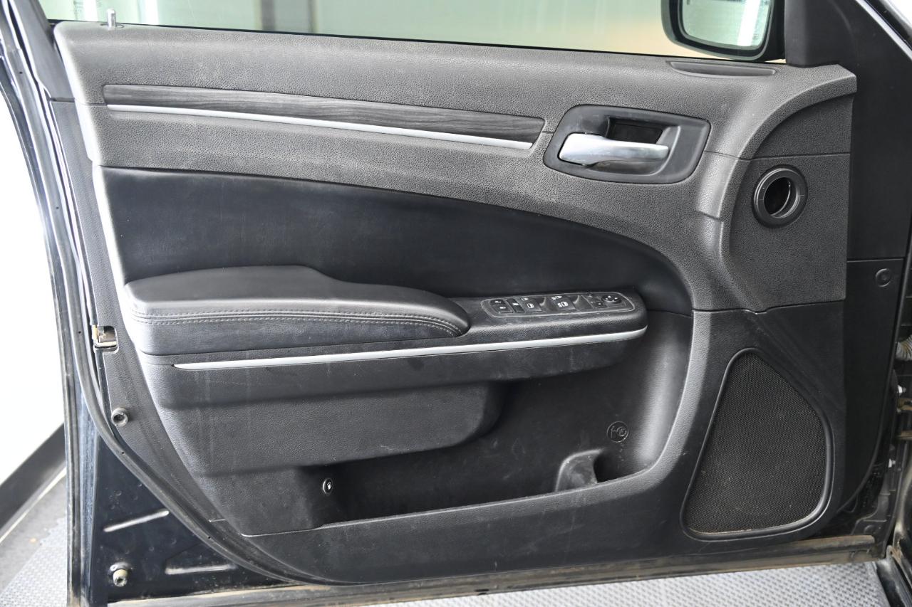 Chrysler 300 Touring 2021