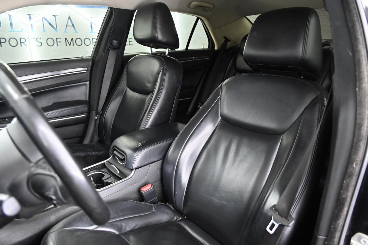Chrysler 300 Touring 2021