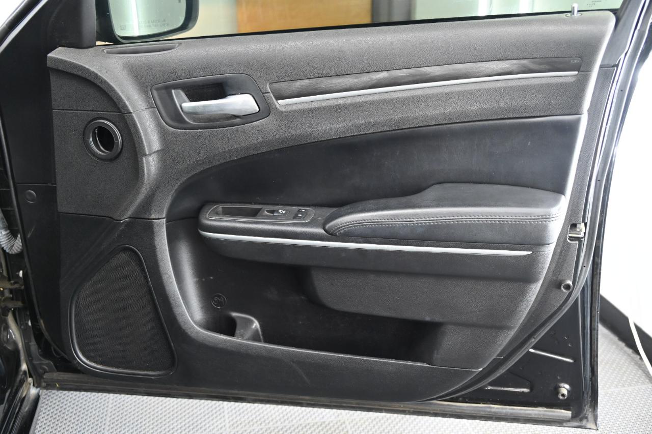 Chrysler 300 Touring 2021