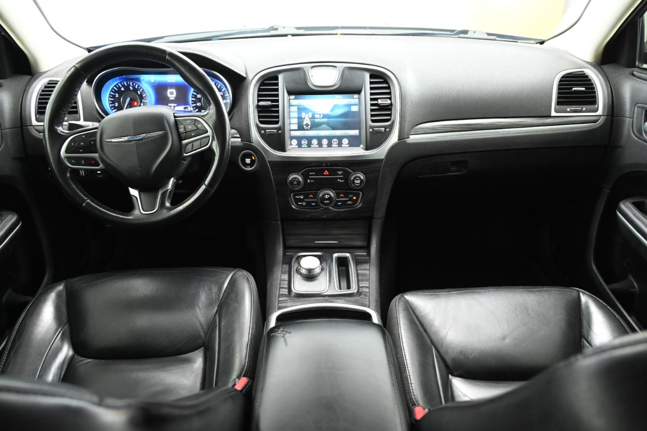 Chrysler 300 Touring 2021