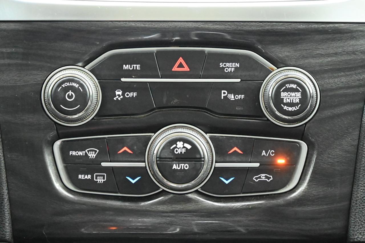 Chrysler 300 Touring 2021