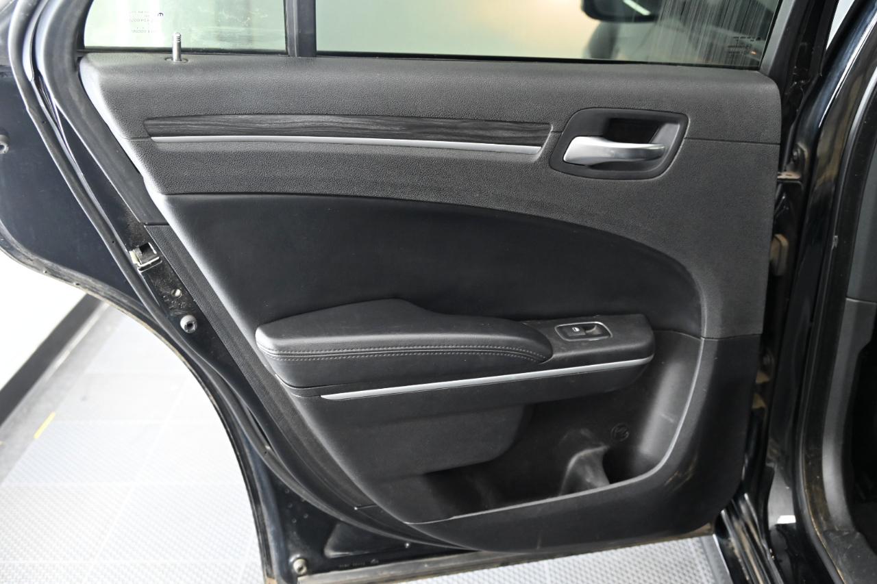 Chrysler 300 Touring 2021