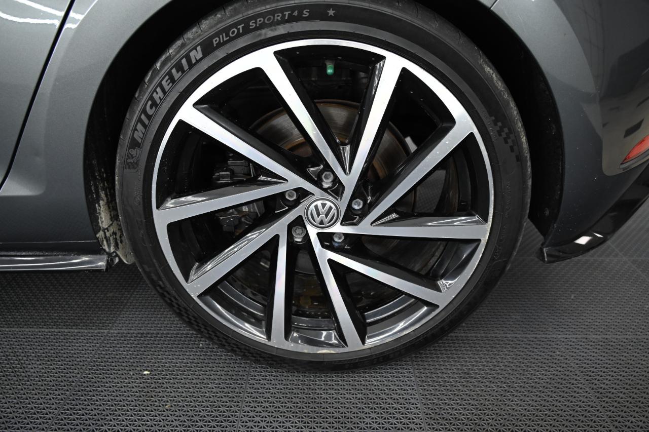 Volkswagen Golf R  2019