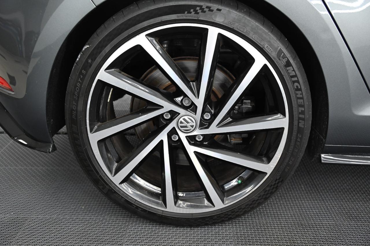 Volkswagen Golf R  2019