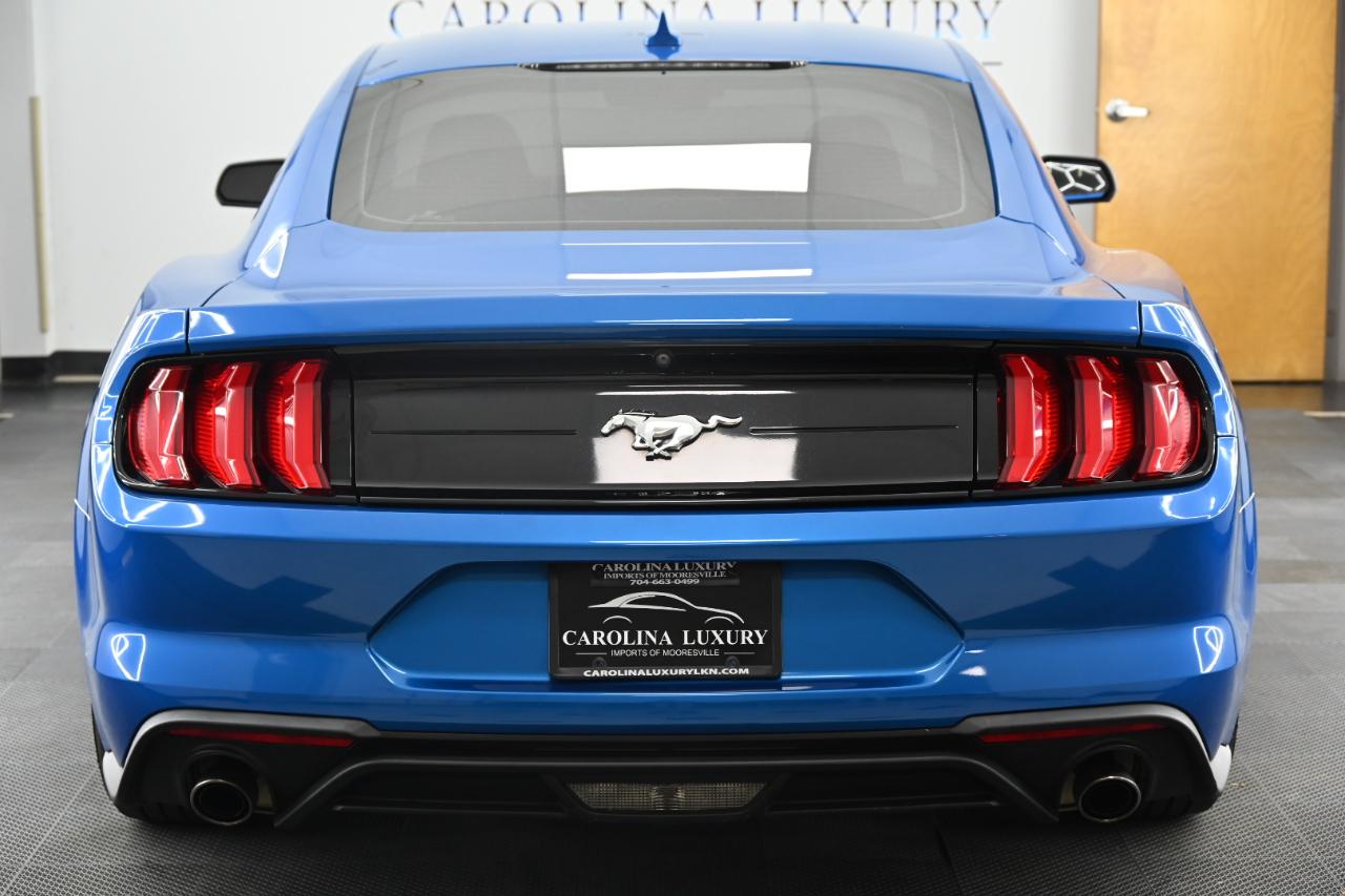 Ford Mustang EcoBoost Coupe 2021