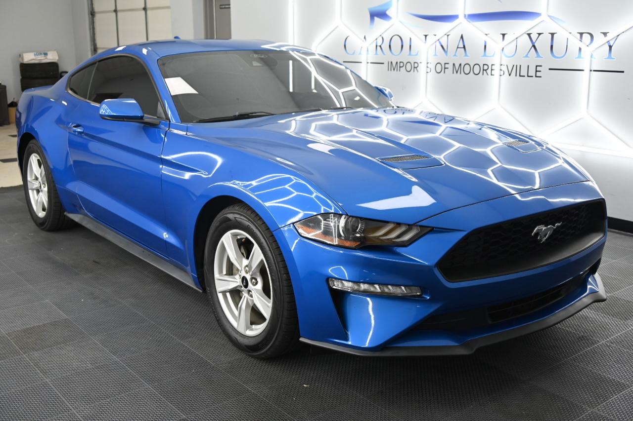 Ford Mustang EcoBoost Coupe 2021