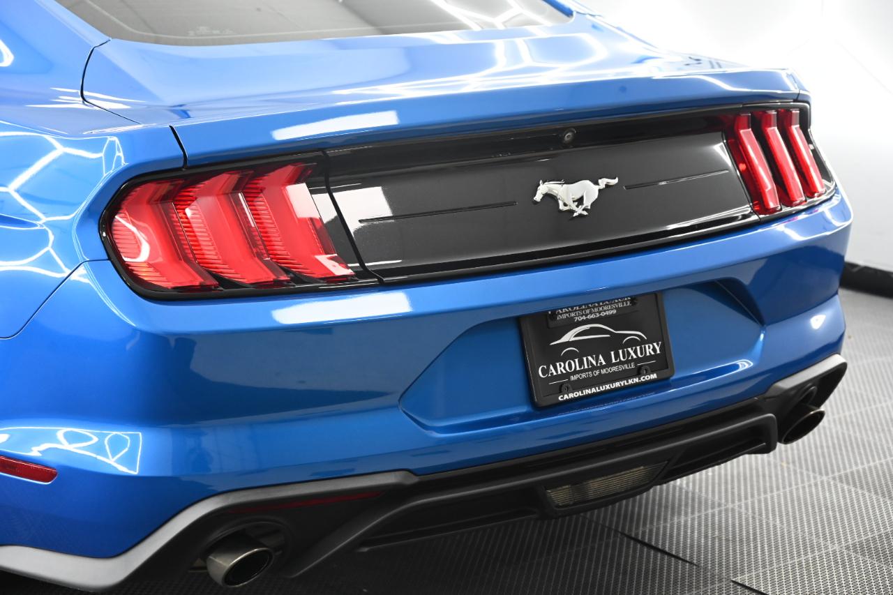 Ford Mustang EcoBoost Coupe 2021