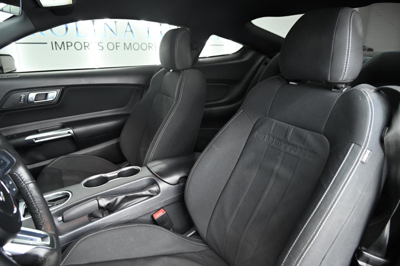 Ford Mustang EcoBoost Coupe 2021